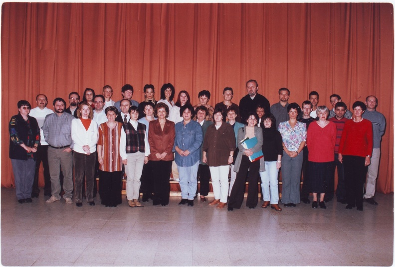 Tanárok 2003 2004.jpg