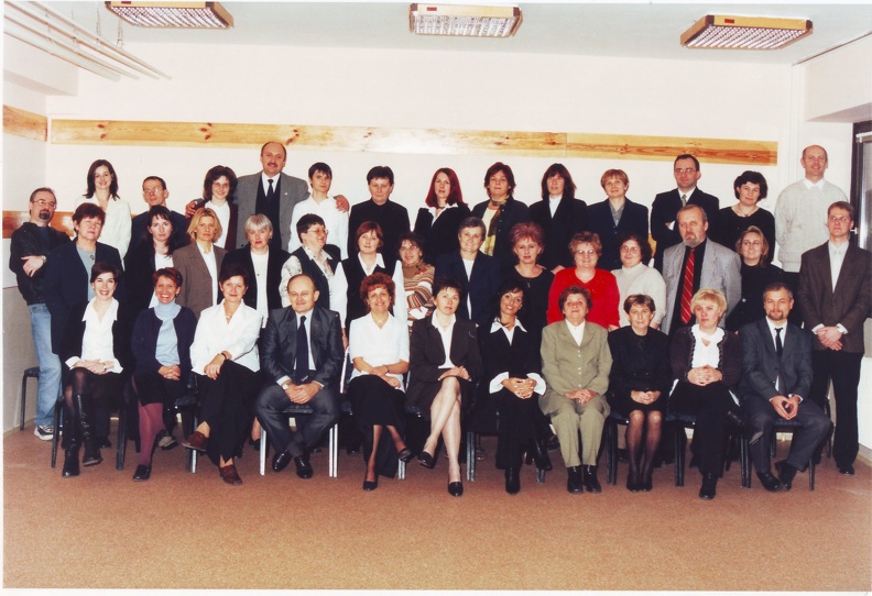 Tanárok 2004 2005.jpg