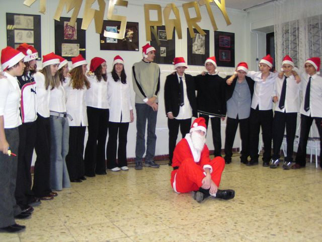 Kik is vagyunk - az A-sok a 2004-es Christmas partyn.JPG